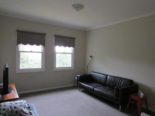 Delightful Cottage Within a Short Walk to Town