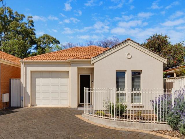 Delightful Courtyard Home in Dream Beachside Location