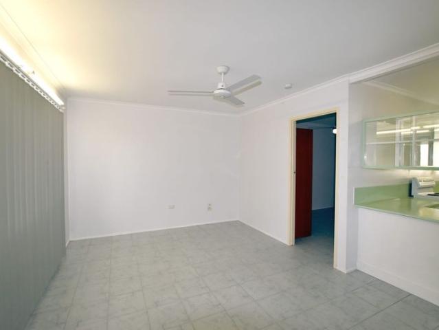DELIGHTFUL DUPLEX UNIT IN POPULAR CLINTON PARK