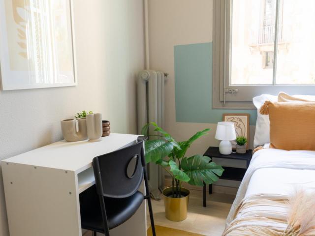 Delightful double bedroom in Sant Pere, Santa Caterina i la Ribera