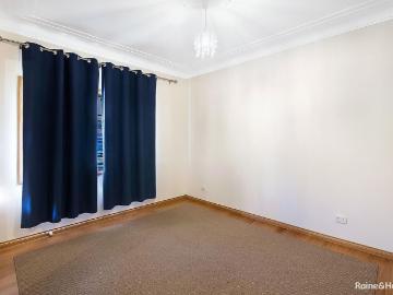 South Windsor, Colo Heights - Garden, Parking