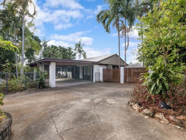 DELIGHTFUL HOME IN DESIRABLE LOCATION!