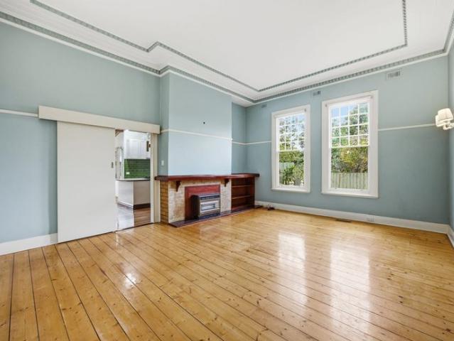 Delightful, Private Home in the Sought after Canterbury Postcode