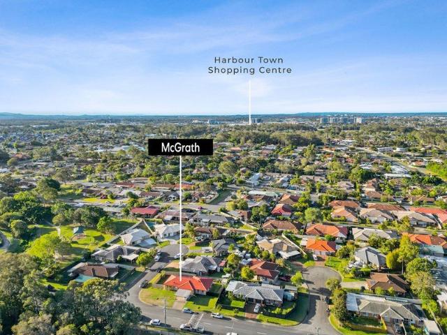 Delightful two bedroom, two bathroom home, centrally located just minutes from the Broadwater, local schools, university and major shopping centres
