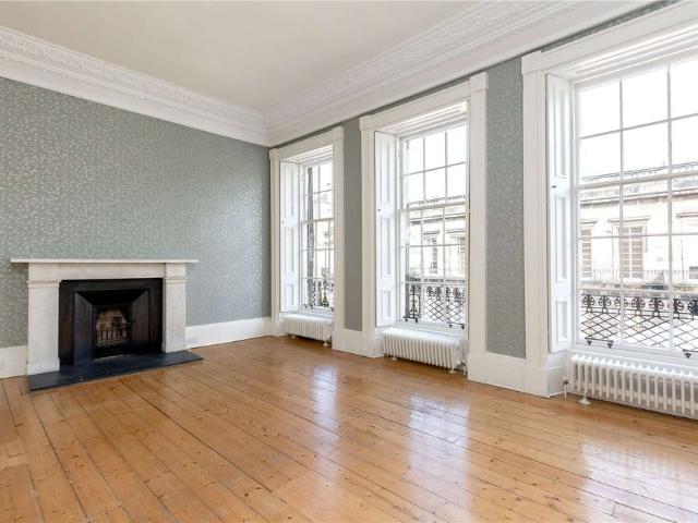 Delightful unfurnished four bedroom Georgian townhouse in a highly sought after location