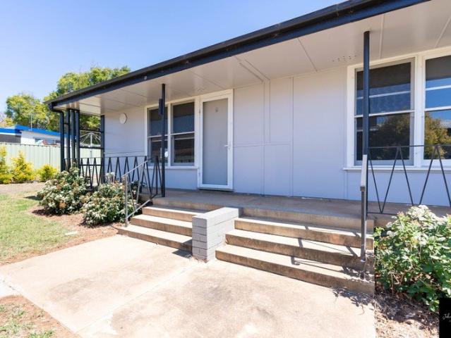 DELIGHTFUL UNIT FULLY FURNISHED