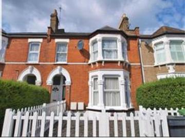 Delightful 1 bedroom, 1 bath garden Flat