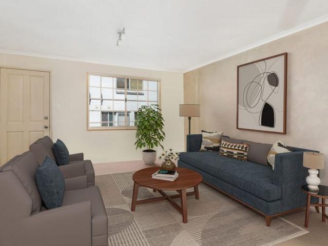 Delightful 2 Bedroom Townhouse Prime Location