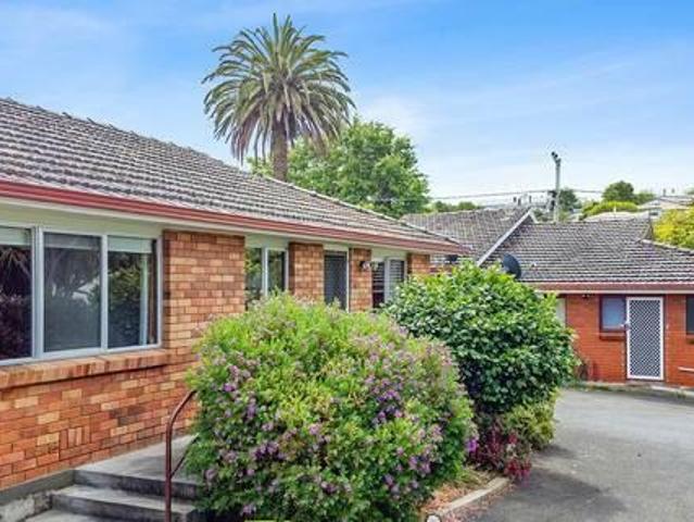 Delightful 2 Bedroom Unit