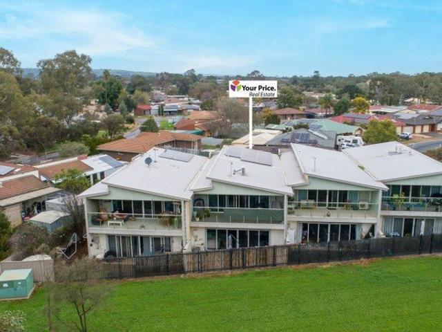 DELIGHTFUL 3 BEDROOM TOWNHOUSE COUNTRY VIEWS