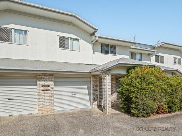 Delightful 3 bedroom Townhouse in a Quiet Small Complex With Just Nine Residences