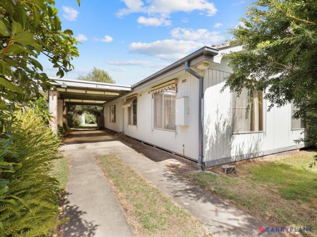 Delightful 3 bedroom retreat with space to grow!