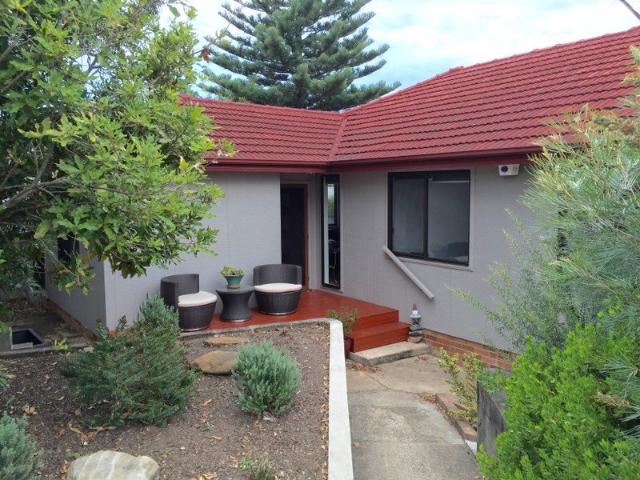 DELIGHTFUL 4 BEDROOM, 1.5 BATHROOM FAMILY HOME WITH VIEWS!