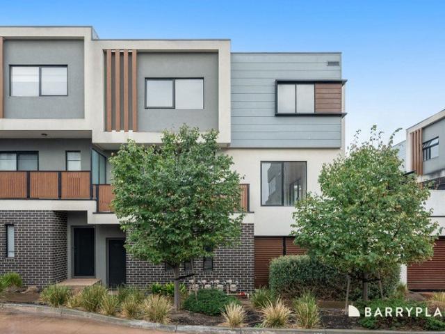 Delivering a low maintenance lifestyle in a well connected and highly sought after location