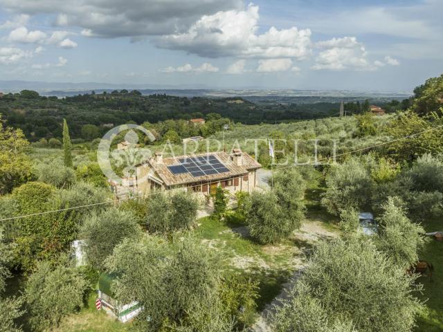 Delizioso casale in pietra di circa 210 mq nella campagna di. 210m² Montepulciano
