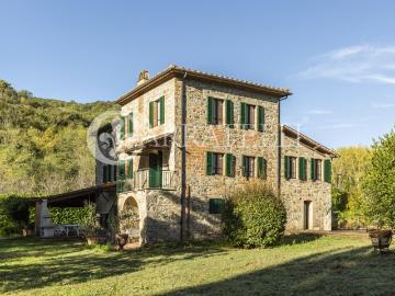 Delizioso casale rustico in pietra di circa con dépendance e. 650m² Gaiole in Chianti