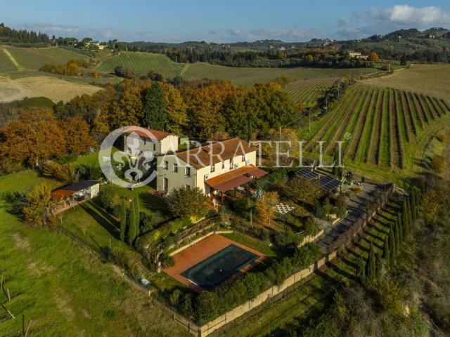 Delizioso casale toscano perfettamente ristrutturato e divis. 450m² Certaldo
