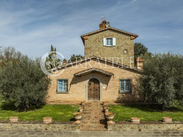 Delizioso borgo tipico toscano di recente costruzione con ca. 620m² Arezzo