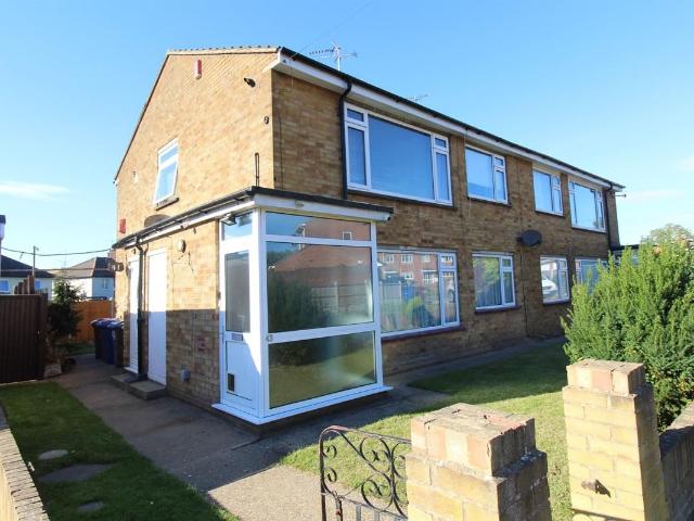 Dell Road, Grays RM17, 2 bed flat to rent, £1,400 pcm | PrimeLocation