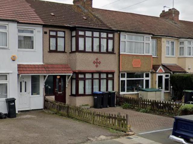 Dell Road, Enfield 3 bed terraced house to rent £2,400 pcm £554 pw