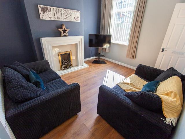 Dell Street, Liverpool, L7 2QA, United Kingdom | 3 bed townhouse for rent #138849573 | Rentberry