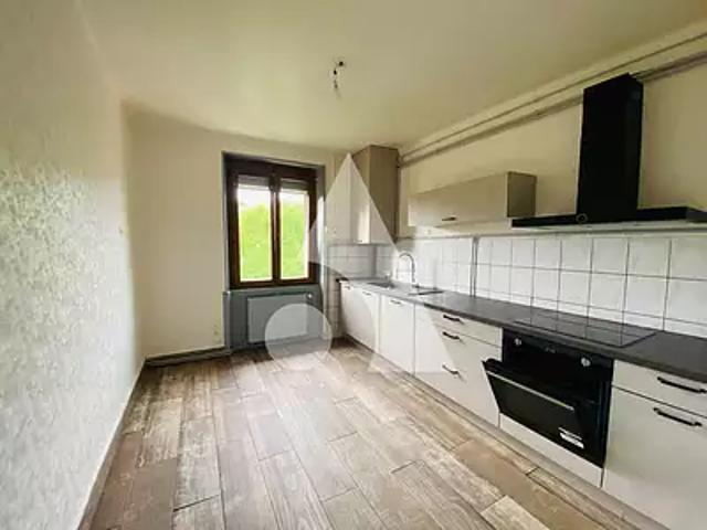 Delle 90100 Location appartement 5 pièces t5 au dernier étage