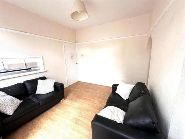 Dellfield Crescent, Uxbridge, UB8