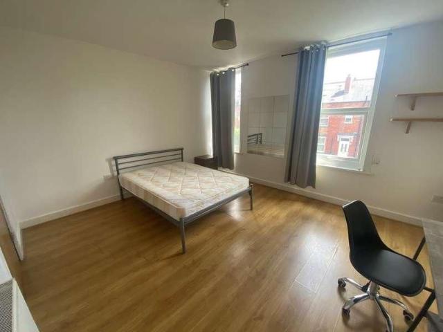 Delph Mount, Woodhouse, Leeds, LS6