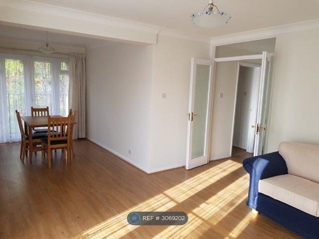 Delroy Court, London N20, 2 bed flat to rent, £1,900 pcm | PrimeLocation