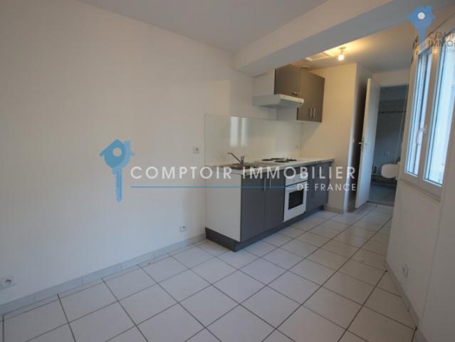 Dépt Essonne 91 LOCATION DUPLEX F2 SUR COUR ET DEPENDANCE