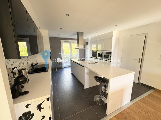 Dépt Hérault 34 A vendre sur Clapiers maison décomposée en 3 appartements avec extérieur