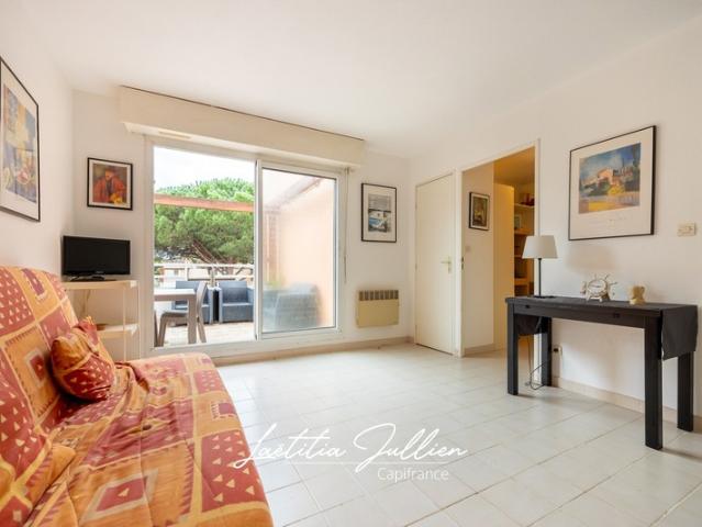 DEPT VAR LE LAVANDOU Cavalière – Studio 26m² 4 couchages avec terrasse de 11m² plein Sud au calme, parking et plage à pied
