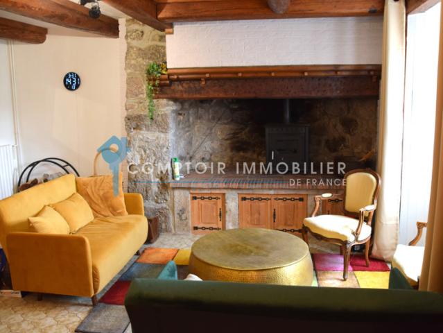 Dépt. 07 A VENDRE à COUCOURON Maison de village de 110 m