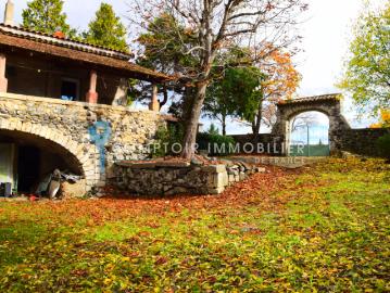 Dépt. 07 A VENDRE à LAVILLEDIEU Maison ancienne en pierr