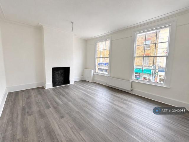 Deptford High Street, London, SE8 3 bed flat to rent £2,850 pcm £658 pw