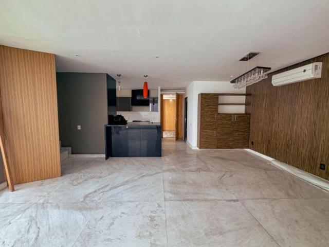 Depto. 2 niveles, 117 m² + terraza 40 m², vistas panorámicas sur | Reforma 222 Col. Juárez CDMX