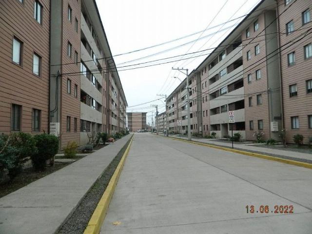 Depto. 3 dormitorios en Condominio, Curicó