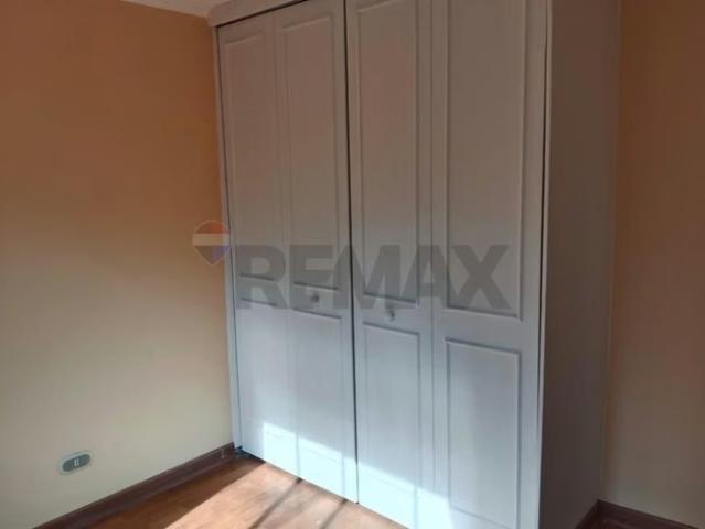 Depto. 3 dormitorios 2 baños, balcón, logia | 3 dormitorios por 135000. 00 en Santiago