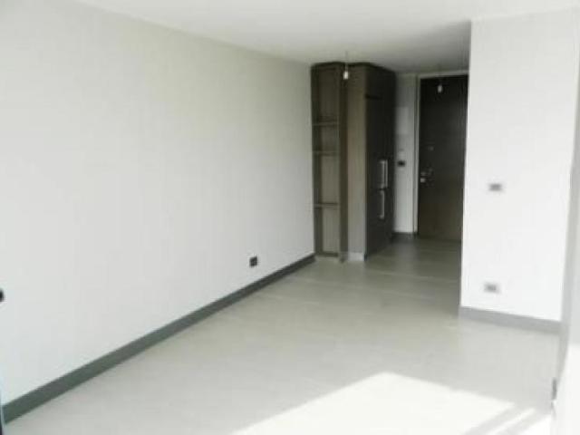 Depto TIPO STUDIO SIN MUEBLES Metro Chile