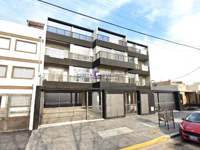 Depto de 2 Amb. a ESTRENAR en 1º Piso al frente con balcón, terraza y cochera