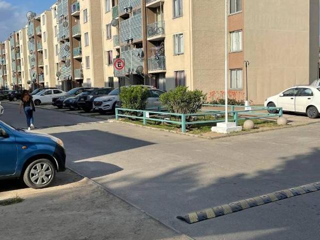 DEPTO. PRIMER PISO CON ESTACIONAMIENTO, EL BOSQUE