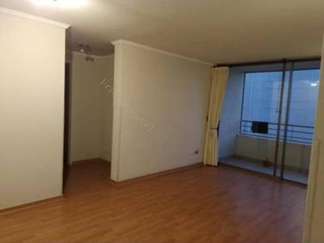 Depto SIN MUEBLES Metro Hospital
