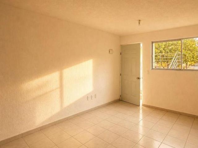 DEPA PLANTA BAJA CON PATIO ESPACIOSO 50m2