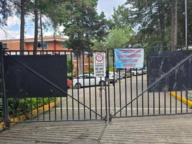 Depa Planta Baja en Unidad Habitacional Fuentes Brotantes, Bloque B 8, SOLO CONTADO