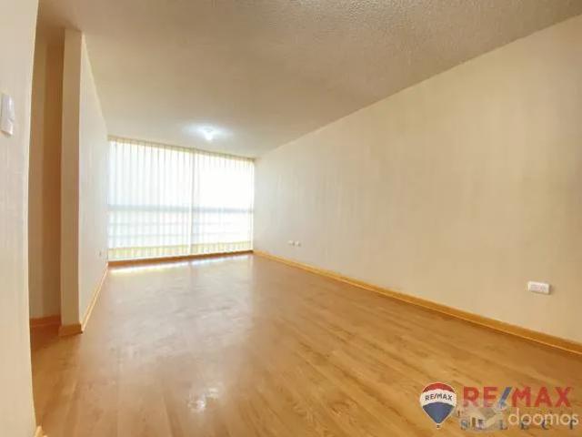 DEPARTAMENTO 3 HABITACIONES COCHERA TECHADA S/ 1,350 incluye mantenimiento y vigilancia