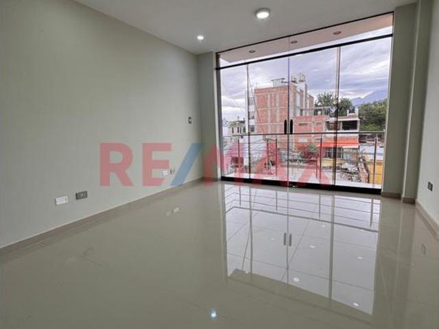 ✨ ¡Departamento 3Er Piso En Venta En José Luis Bustamante Y Rivero!