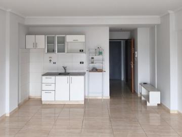 DEPARTAMENTO 1 AMBIENTE CON BALCÓN Y VISTA AL CONTRAFRENTE. AV. MITRE 1660 PISO 10 \C\ AVELLANEDA