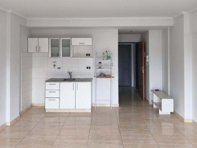 DEPARTAMENTO 1 AMBIENTE CON BALCÓN Y VISTA AL CONTRAFRENTE. AV. MITRE 1660 PISO 10 \C\ AVELLANEDA