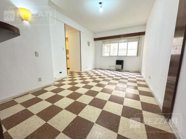Departamento 2 amb. 24 meses.Amplia cocina. Contrafrente. Luminoso. Z/ Falucho y Entre Rios