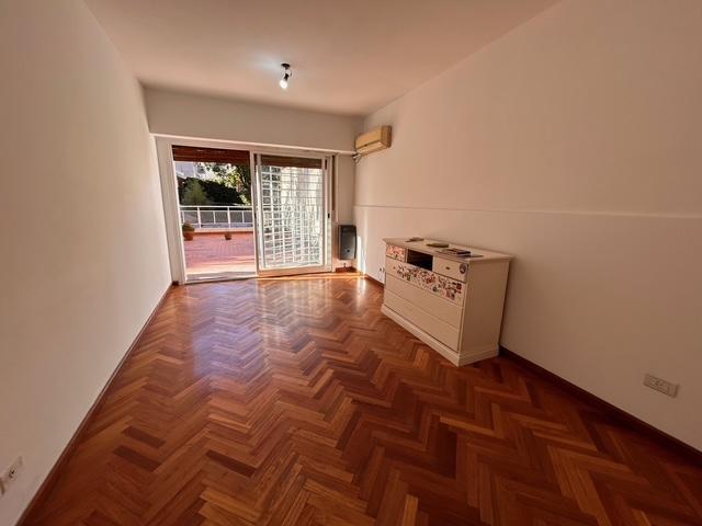 Departamento 2 amb con excelente patio terraza de 7x8 con parrilla, en alquiler en Caballito